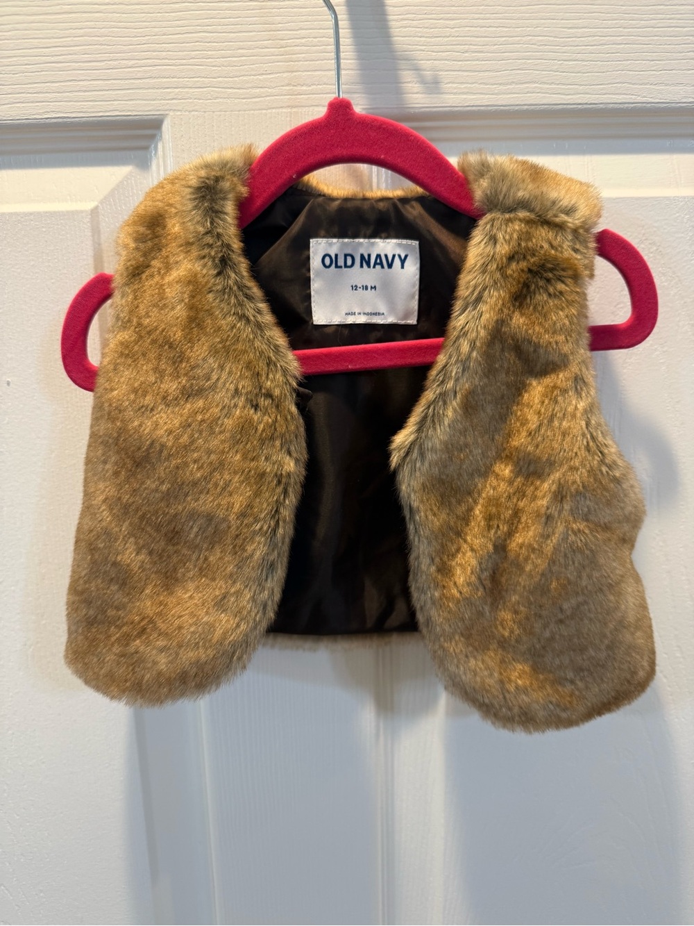 Old Navy Kids Faux Fur Vest in Tan/Brown